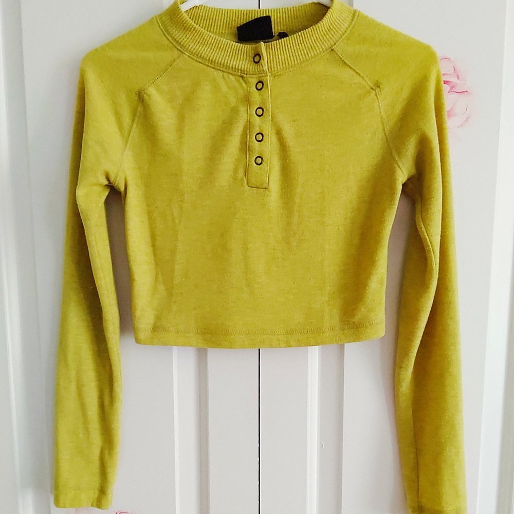 Lime long sleeved crop top